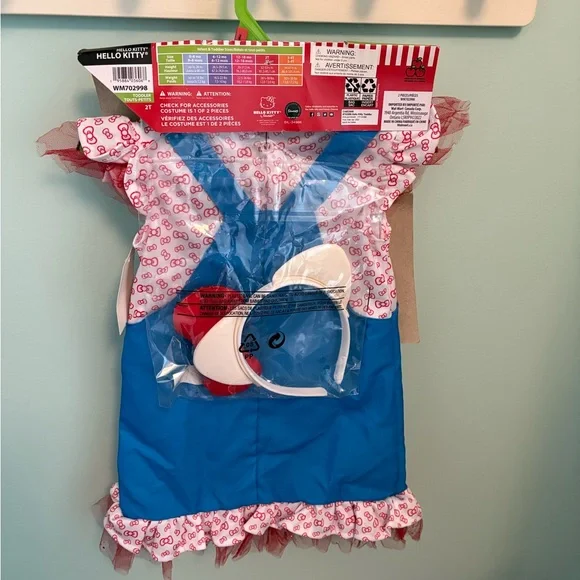 Hello Kitty Costume - Picture 4 of 6